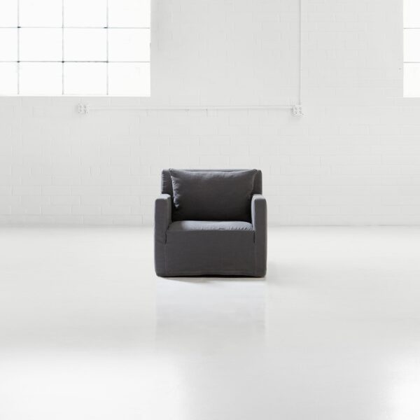 SoreeClubChair_productpage_2500x2500-3